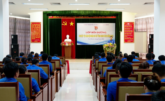 Bồi dưỡng nghiệp vụ cho c&aacute;n bộ Đo&agrave;n cơ sở tỉnh Ninh B&igrave;nh năm 2023