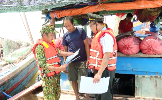 Tuần tra, kiểm so&aacute;t hoạt động t&agrave;u c&aacute; tr&ecirc;n v&ugrave;ng biển Ninh B&igrave;nh