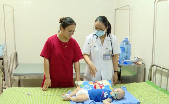 Quan t&acirc;m chăm s&oacute;c, bảo vệ sức khỏe cho trẻ nhỏ m&ugrave;a nắng n&oacute;ng