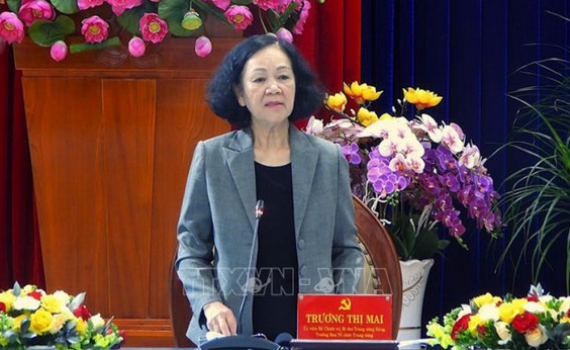 Tiếp tục ph&aacute;t huy vai tr&ograve; của nh&acirc;n d&acirc;n trong đấu tranh ngăn chặn, đẩy l&ugrave;i sự suy tho&aacute;i