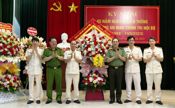 Kỷ niệm 65 năm ng&agrave;y truyền thống lực lượng an ninh ch&iacute;nh trị nội bộ