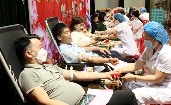 Ng&agrave;y hội hiến m&aacute;u t&igrave;nh nguyện tại th&agrave;nh phố Tam Điệp