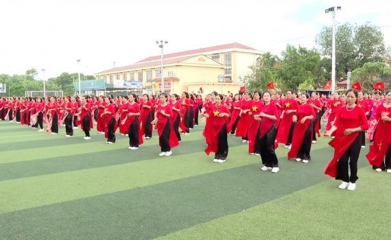 Hội thi d&acirc;n vũ thể thao phụ nữ th&agrave;nh phố Ninh B&igrave;nh