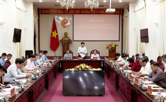 Đo&agrave;n c&ocirc;ng t&aacute;c th&agrave;nh vi&ecirc;n Ch&iacute;nh phủ l&agrave;m việc tại tỉnh Ninh B&igrave;nh