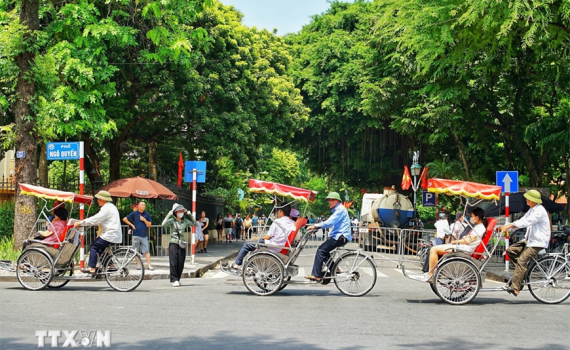 Thời tiết h&ocirc;m nay (26-5): Nhiều m&acirc;y, đ&ecirc;m v&agrave; s&aacute;ng c&oacute; l&uacute;c c&oacute; mưa r&agrave;o v&agrave; d&ocirc;ng, trưa nắng