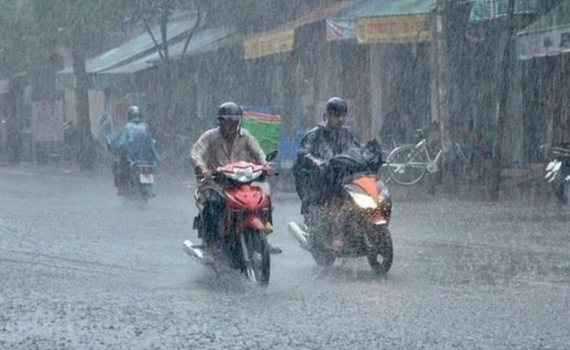 Thời tiết h&ocirc;m nay (13-5): Bắc Bộ v&agrave; Thanh H&oacute;a đến Thừa Thi&ecirc;n Huế c&oacute; mưa r&agrave;o v&agrave; d&ocirc;ng