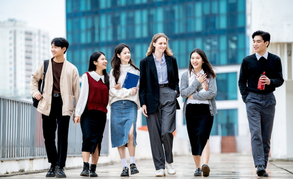 Th&iacute; sinh c&oacute; chứng chỉ ngoại ngữ quốc tế: Ưu thế x&eacute;t tuyển sớm