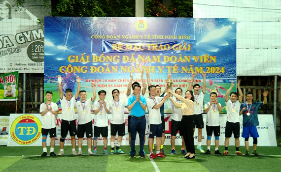 Bế mạc Giải b&oacute;ng đ&aacute; c&ocirc;ng đo&agrave;n ng&agrave;nh Y tế năm 2024