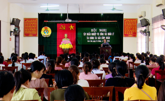  Li&ecirc;n đo&agrave;n Lao động huyện Kim Sơn tập huấn c&ocirc;ng t&aacute;c quản l&yacute; t&agrave;i ch&iacute;nh, t&agrave;i sản c&ocirc;ng đo&agrave;n