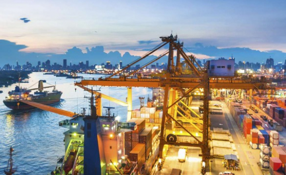Xuất si&ecirc;u hơn 8 tỷ USD trong 5 th&aacute;ng đầu năm