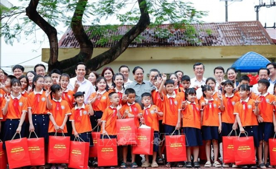 Thủ tướng Phạm Minh Ch&iacute;nh: Đầu tư cho trẻ em l&agrave; đầu tư cho tương lai của đất nước