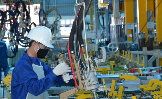 Sản xuất c&ocirc;ng nghiệp, hoạt động thương mại 4 th&aacute;ng đầu năm 2024: Nhiều t&iacute;n hiệu t&iacute;ch cực