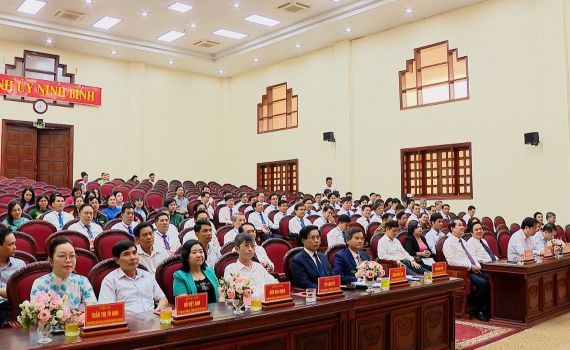 Khai giảng lớp bồi dưỡng c&aacute;n bộ nguồn cấp tỉnh năm 2024