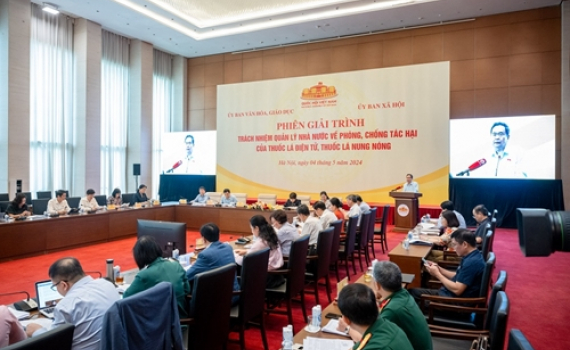 Nhiều hệ lụy nghi&ecirc;m trọng từ thuốc l&aacute; điện tử, thuốc l&aacute; nung n&oacute;ng
