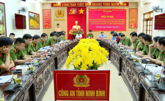 C&ocirc;ng an tỉnh b&agrave;n giải ph&aacute;p kiềm chế, l&agrave;m giảm tai nạn giao th&ocirc;ng