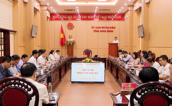 Hội nghị phi&ecirc;n thường kỳ UBND tỉnh th&aacute;ng 5/2024