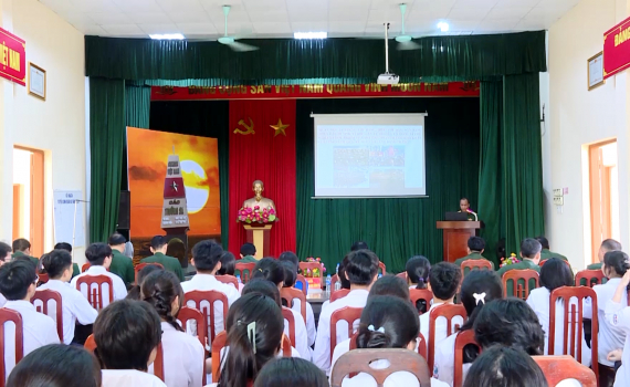 ​Ban CHQS huyện Kim Sơn v&agrave; Y&ecirc;n Kh&aacute;nh tuy&ecirc;n truyền, hướng nghiệp tuyển sinh qu&acirc;n sự năm 2024