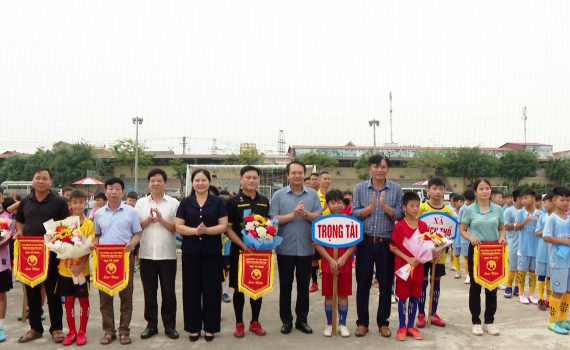 Khai mạc v&ograve;ng chung kết Giải b&oacute;ng đ&aacute; nhi đồng huyện Nho Quan năm 2024