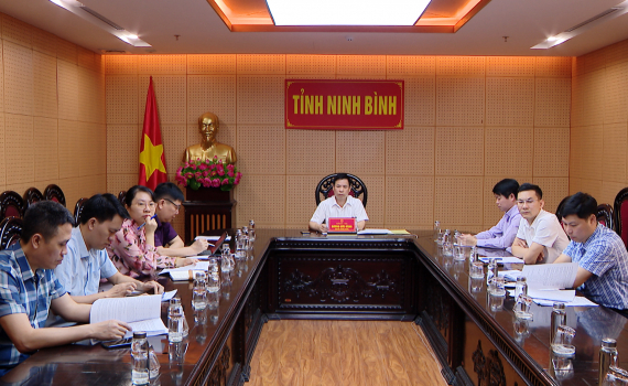 Giao ban t&igrave;nh h&igrave;nh thực hiện c&aacute;c dự &aacute;n đường d&acirc;y 500KV mạch 3
