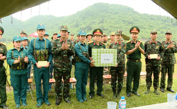 Động vi&ecirc;n đo&agrave;n tuyển thủ tham gia Hội thao bắn s&uacute;ng qu&acirc;n dụng v&agrave; d&acirc;n qu&acirc;n tự vệ cấp Qu&acirc;n khu năm 2024