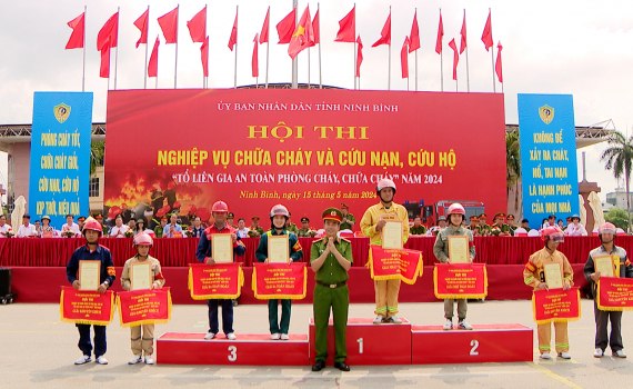Hội thi nghiệp vụ chữa ch&aacute;y v&agrave; cứu nạn, cứu hộ "Tổ li&ecirc;n gia an to&agrave;n ph&ograve;ng ch&aacute;y, chữa ch&aacute;y" tỉnh Ninh B&igrave;nh năm 2024