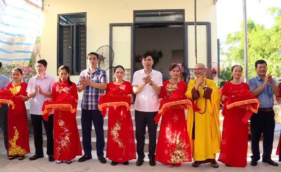 Kh&aacute;nh th&agrave;nh nh&agrave; "Ấm t&igrave;nh đo&agrave;n kết lương - gi&aacute;o"  cho hộ ngh&egrave;o tại x&atilde; Lai Th&agrave;nh