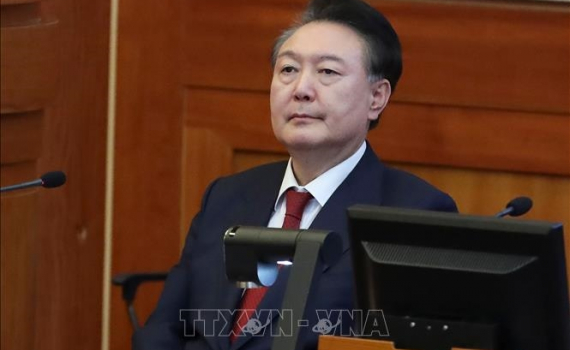 Cựu Tổng thống H&agrave;n Quốc Yoon Suk Yeol rời khỏi đảng cầm quyền