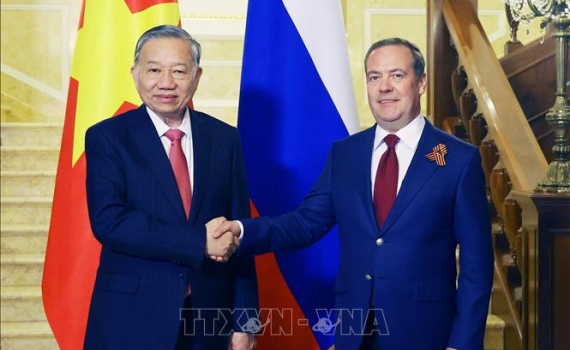 Tổng B&iacute; thư T&ocirc; L&acirc;m hội kiến Chủ tịch Đảng Nước Nga Thống nhất Dmitry Medvedev