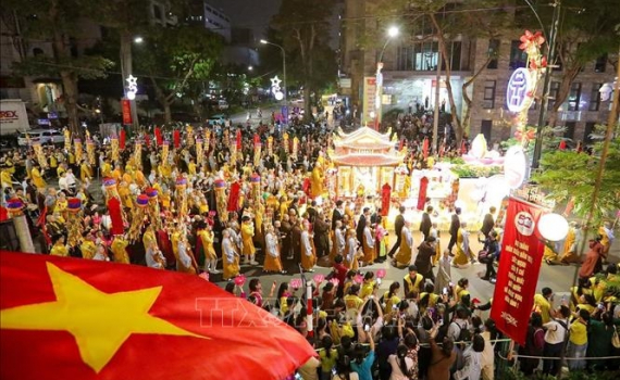 Vesak 2025: Cung ngh&ecirc;nh x&aacute; lợi Đức Phật về ch&ugrave;a Qu&aacute;n Sứ (H&agrave; Nội)