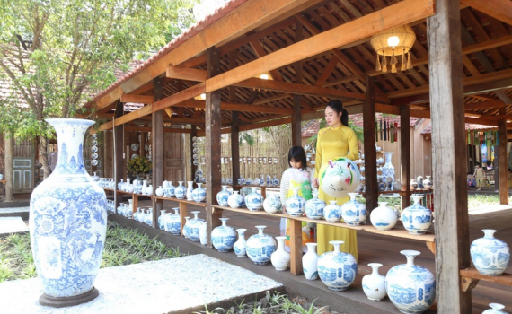 Khởi động Tuần Du lịch Ninh B&igrave;nh bằng nhiều hoạt động hấp dẫn du kh&aacute;ch
