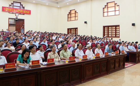Hội nghị to&agrave;n quốc qu&aacute;n triệt, triển khai Nghị quyết số 66-NQ/TW v&agrave; Nghị quyết số 68-NQ/TW của Bộ Ch&iacute;nh trị