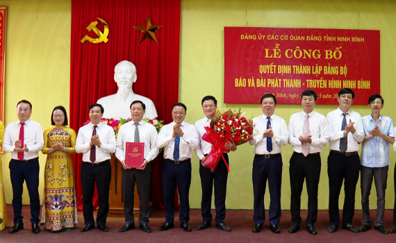 C&ocirc;ng bố quyết định th&agrave;nh lập Đảng bộ B&aacute;o v&agrave; Đ&agrave;i Ph&aacute;t thanh-Truyền h&igrave;nh Ninh B&igrave;nh