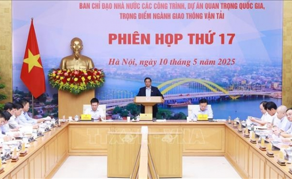 Thủ tướng Phạm Minh Ch&iacute;nh: Ph&aacute;t triển hạ tầng giao th&ocirc;ng tr&ecirc;n tinh thần &ldquo;chỉ b&agrave;n l&agrave;m, kh&ocirc;ng b&agrave;n l&ugrave;i&rdquo;