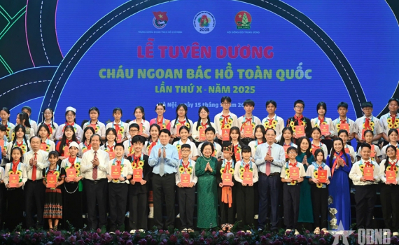 Chủ tịch nước Lương Cường dự v&agrave; ph&aacute;t biểu tại Lễ tuy&ecirc;n dương Ch&aacute;u ngoan B&aacute;c Hồ to&agrave;n quốc
