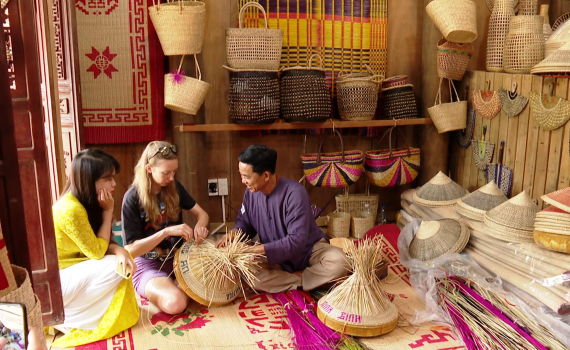Kh&ocirc;ng gian trải nghiệm nghề truyền thống Ninh B&igrave;nh hấp dẫn du kh&aacute;ch
