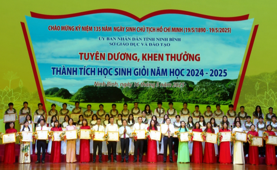 Sở Gi&aacute;o dục v&agrave; Đ&agrave;o tạo Ninh B&igrave;nh tuy&ecirc;n dương, khen thưởng th&agrave;nh t&iacute;ch học sinh giỏi năm học 2024-2025 