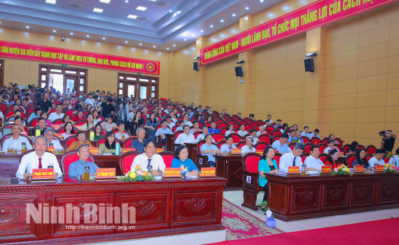 Hội thảo khoa học "Đổi mới s&aacute;ng tạo trong ph&aacute;t triển t&agrave;i nguy&ecirc;n dược liệu địa phương từ di sản của Đức Th&aacute;nh Nguyễn Minh Kh&ocirc;ng"
