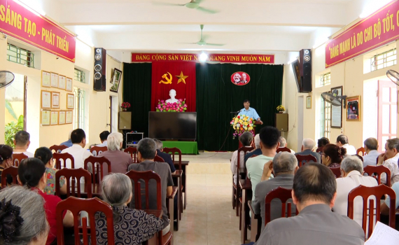 Ph&aacute;t huy d&acirc;n chủ, siết chặt kỷ cương trong sinh hoạt Đảng 