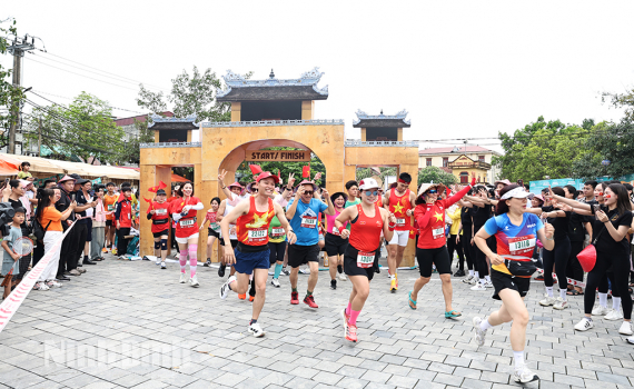Tổ chức hoạt động "Chạy về l&agrave;ng"