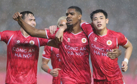 C&ocirc;ng an H&agrave; Nội v&ocirc; địch V-League trước 3 v&ograve;ng đấu