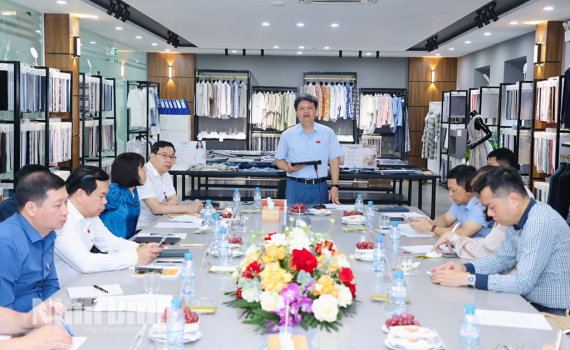 Đo&agrave;n c&ocirc;ng t&aacute;c của Ủy ban Khoa học, C&ocirc;ng nghệ v&agrave; M&ocirc;i trường của Quốc hội kh&oacute;a XVI khảo s&aacute;t việc thực thi ph&aacute;p luật tại c&aacute;c doanh nghiệp tr&ecirc;n địa b&agrave;n