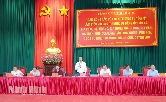 Đo&agrave;n c&ocirc;ng t&aacute;c của Ban Thường vụ Tỉnh ủy l&agrave;m việc với Ban Thường vụ Đảng ủy c&aacute;c x&atilde; thuộc nh&oacute;m 7