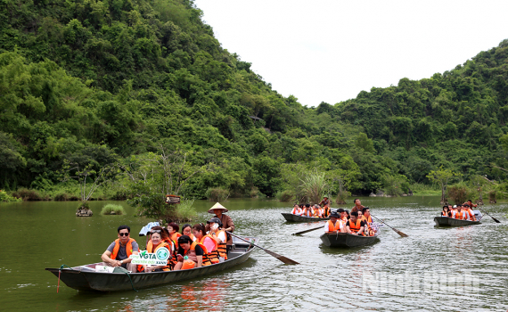 Li&ecirc;n chi hội Du lịch Xanh Việt Nam khảo s&aacute;t Du lịch Xanh tại Ninh B&igrave;nh