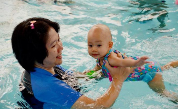 6 điều cha mẹ cần biết trước khi cho trẻ đi học bơi