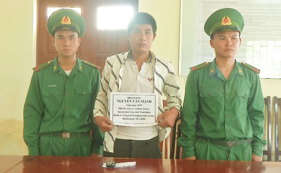 Bắt giữ đối tượng t&agrave;ng trữ tr&aacute;i ph&eacute;p chất ma t&uacute;y
