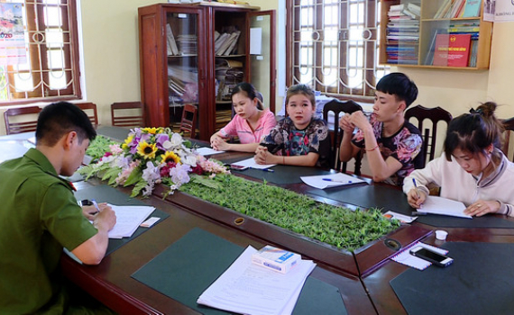 Bắt giữ nh&oacute;m thanh ni&ecirc;n sử dụng tr&aacute;i ph&eacute;p chất ma t&uacute;y tại TP Ninh B&igrave;nh