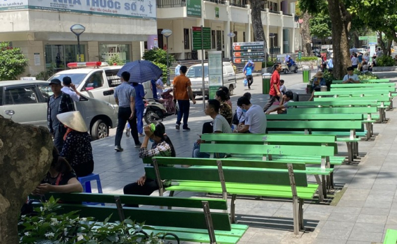 Bệnh viện Bạch Mai bớt "dịch vụ" gỡ nỗi &ldquo;khổ viện&rdquo; cho người bệnh