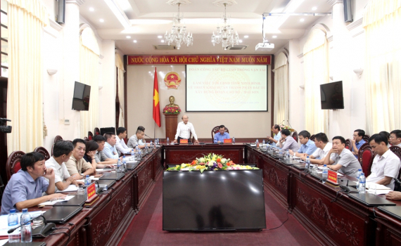 Đo&agrave;n c&ocirc;ng t&aacute;c Bộ Giao th&ocirc;ng Vận tải l&agrave;m việc tại Ninh B&igrave;nh