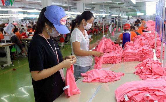 Gi&atilde;n nợ, gi&atilde;n thuế cho DN: Ch&iacute;nh s&aacute;ch c&ograve;n xa với thực tiễn
