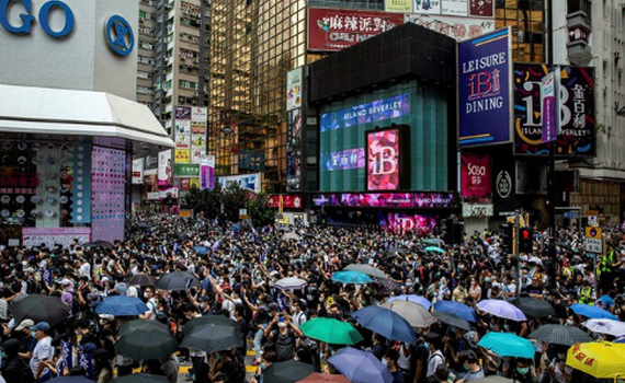 Mỹ v&agrave; Trung Quốc leo thang căng thẳng v&igrave; luật an ninh Hong Kong